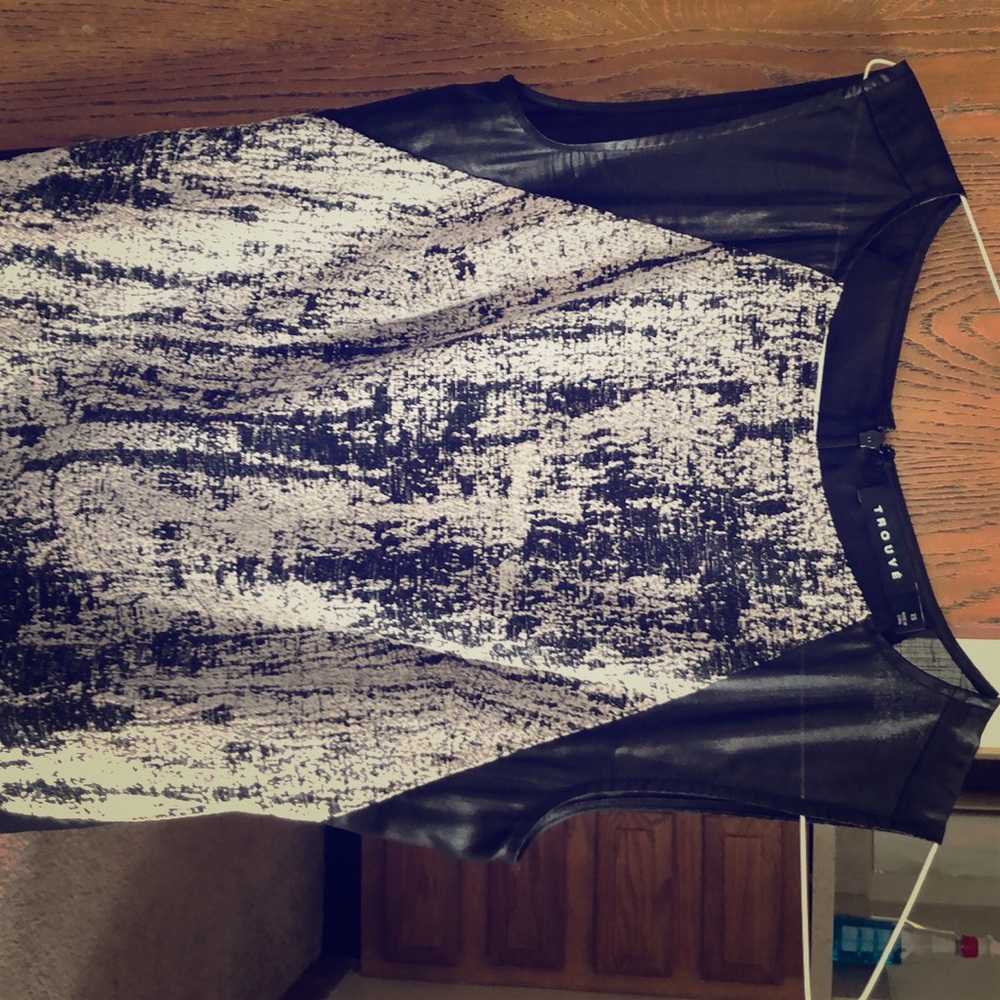 Sleeveless Blouse